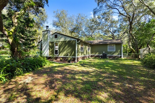 Building Photo - 13838 Friendship Ln