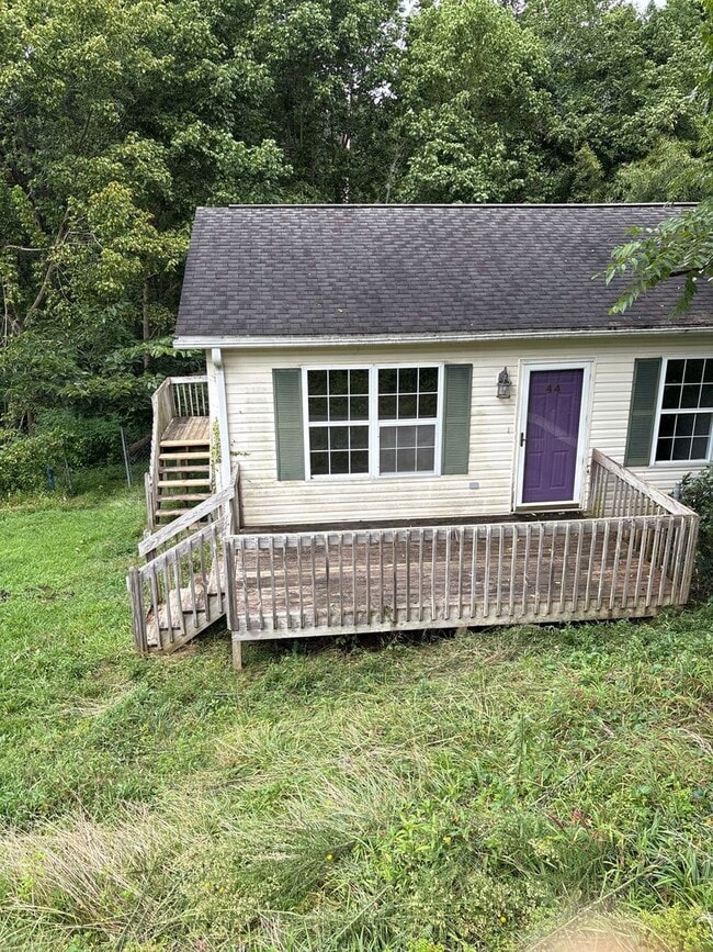 Building Photo - Newly Remodeled 3 Bedroom in East Asheville