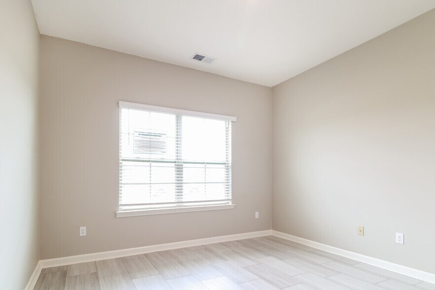 Building Photo - 365 Beau Tisdale Dr