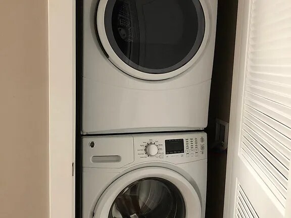 Building Photo - 1335 Childress St NE