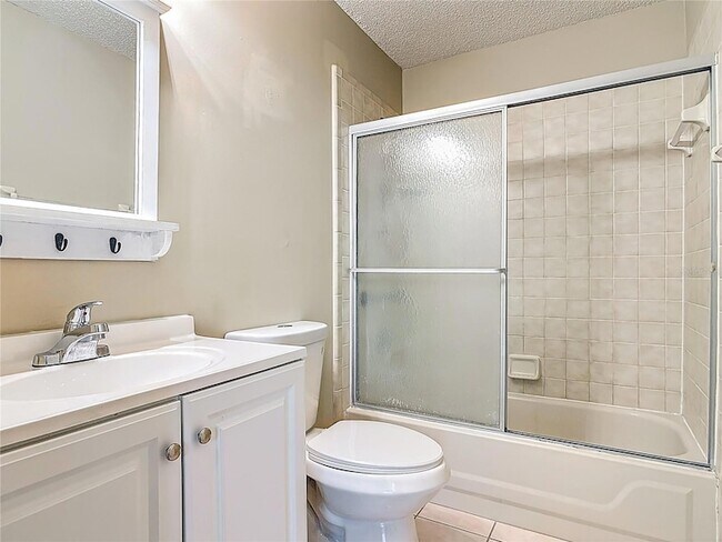 Building Photo - 4039 N Waterbridge Cir