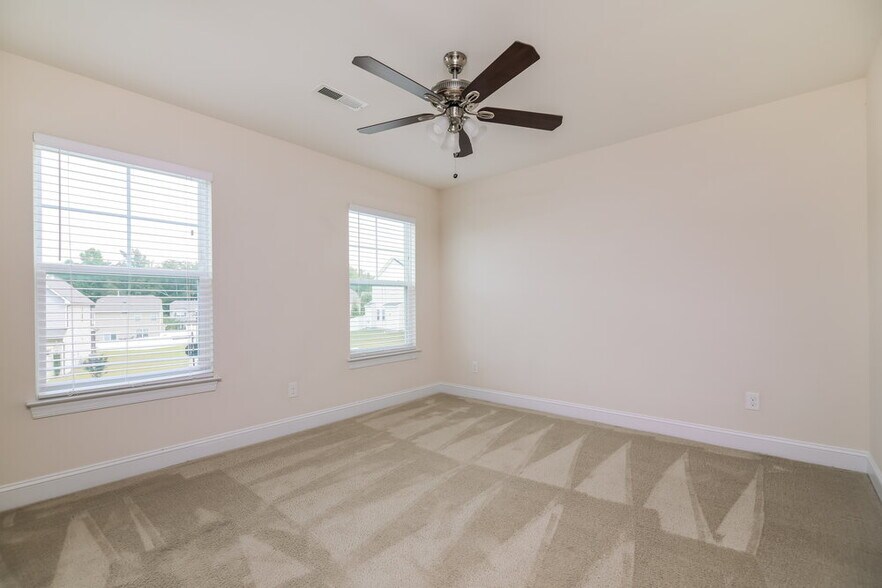 Building Photo - 9 Thimbleberry Cir