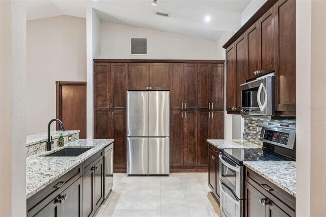 Building Photo - 918 Woodson Hammock Cir