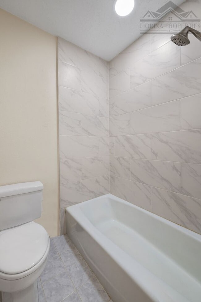 Building Photo - 3161 Plaza Blanca