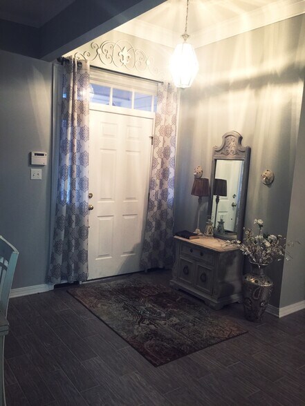 Building Photo - 3005 Gabriel Oaks Dr