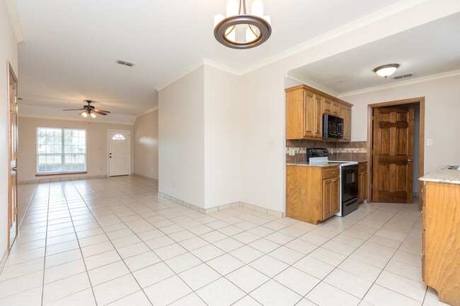 Building Photo - 12422/12424 CR 499