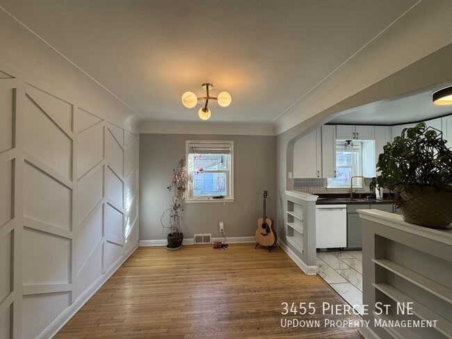 Building Photo - 3455 Pierce St NE