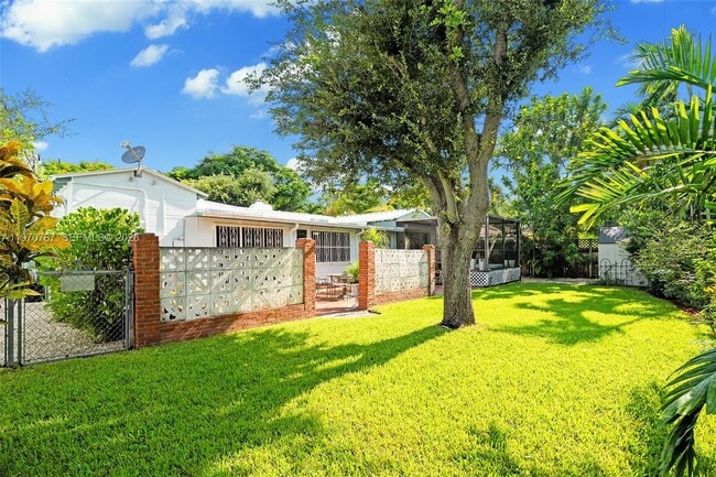 Building Photo - 430 NE 52nd Terrace