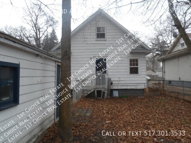 Building Photo - 823 Westmoreland Ave