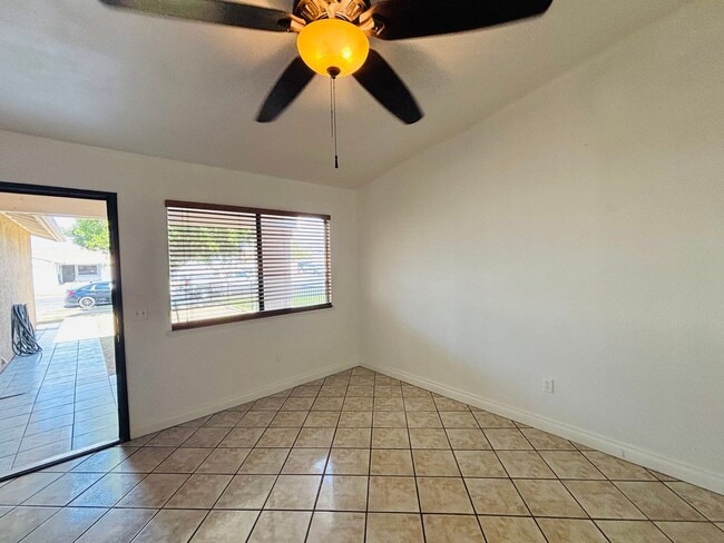 Building Photo - Welcome to your next home at 289 Tangerine!