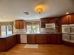 Building Photo - 51 Wildwood Ln