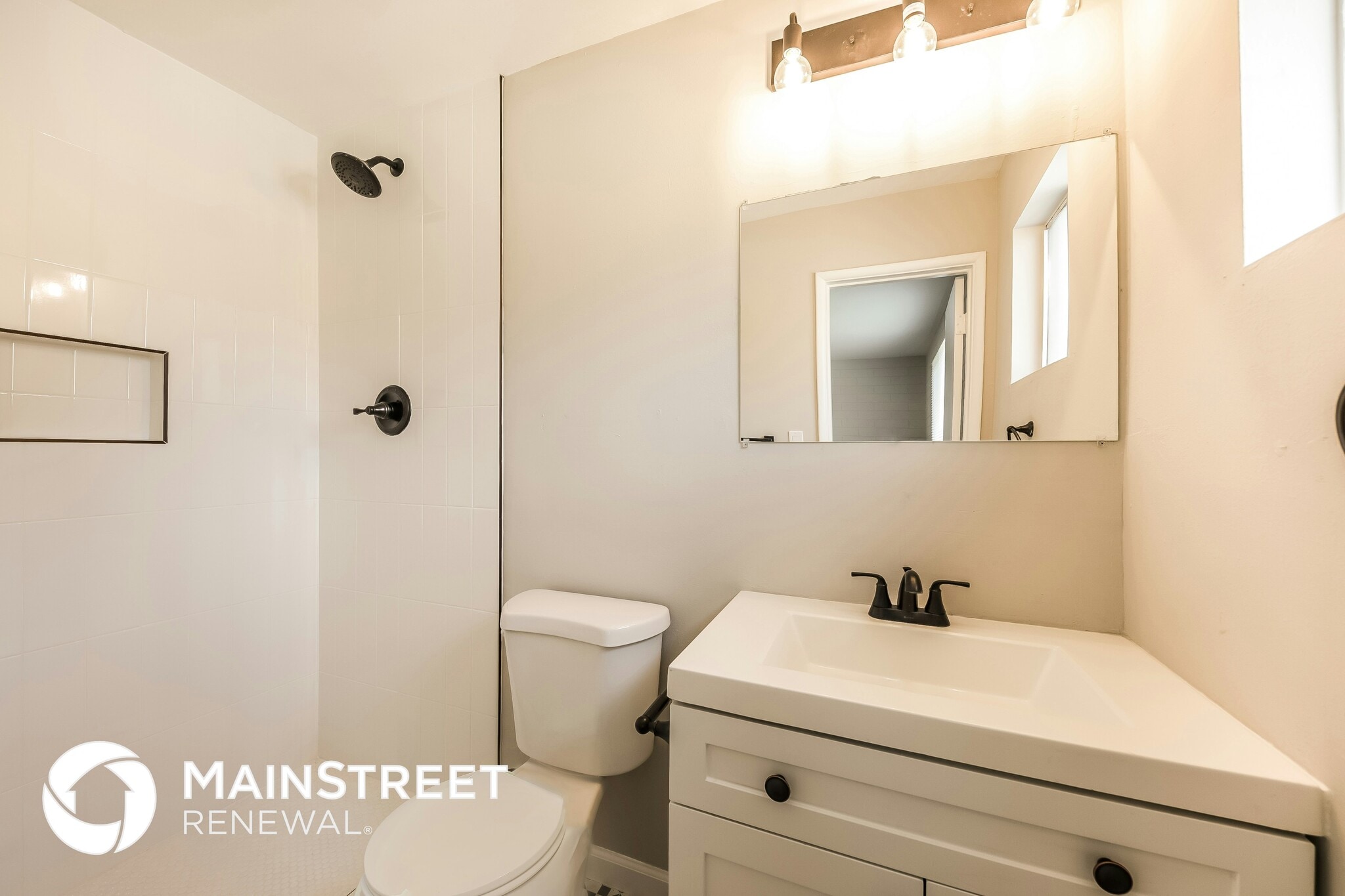 Building Photo - 1328 E Christy Dr