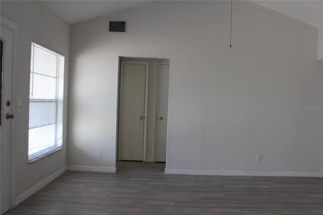 Building Photo - 10115 Wheatley Hills Ct