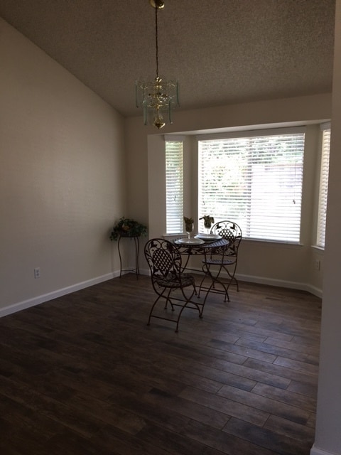 Building Photo - APPLY FOR THIS MOVE IN READY HOME NOW!