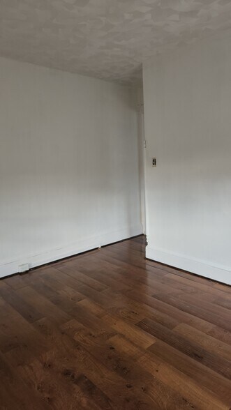 Building Photo - 226 Clymer St
