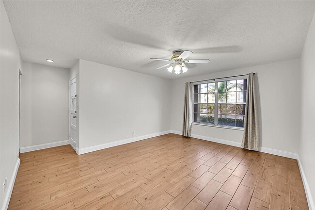 Building Photo - 428 NW 70th Ave