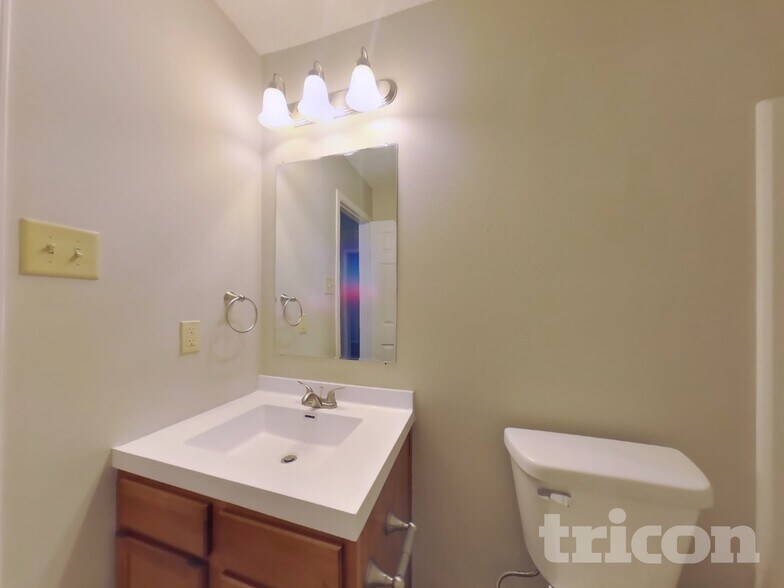Building Photo - 7922 Hydrangea Ct