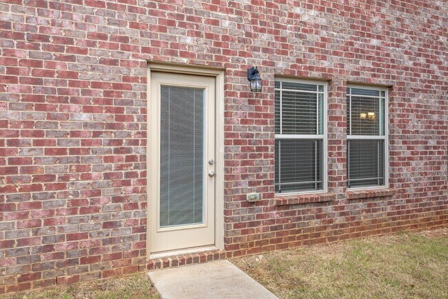 Building Photo - 30 Cypress Grove Ln SW