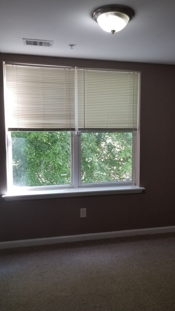 Building Photo - 1949 N Gratz St