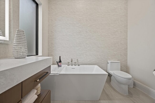 Building Photo - 7474 NE Bay Cove Ct