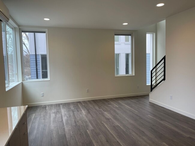 Building Photo - Brand New 3bd Townhome!