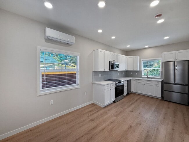 Building Photo - Stylish Newly Built 1BR/1BA ADU – In-Unit ...