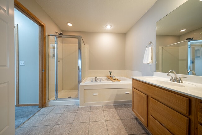 Building Photo - 9679 Alvarado Ln N