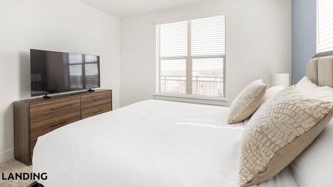 Building Photo - 108 N US Hwy 377