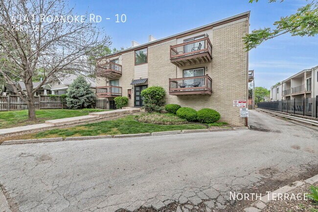 Building Photo - 4141 Roanoke Rd