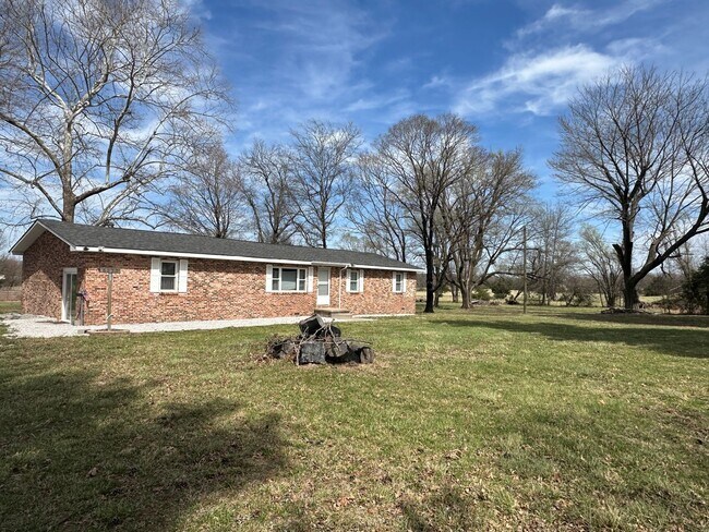 Building Photo - 6330 Foliage Rd