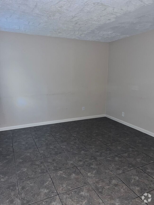 Building Photo - 2 Bedroom Duplex for Rent!