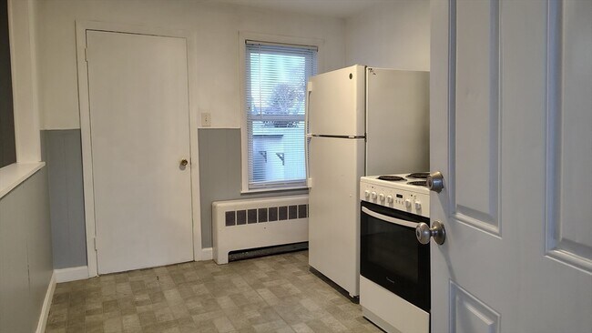 Building Photo - 11 Jackson St