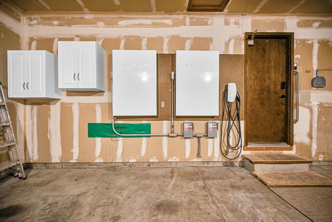 Building Photo - $3,895.95, $200 Off Cleaning Voucher, 4 Beds - 3 Baths, Single Family Home in Denver with 2-Car A...