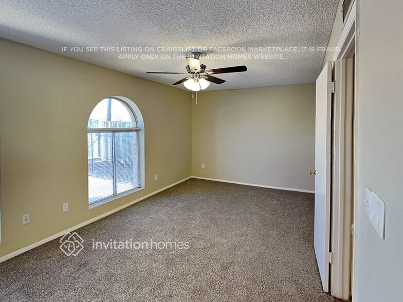 Building Photo - 18021 N 40th Pl