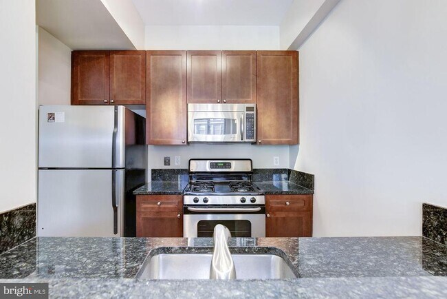 Building Photo - 2120 Vermont Ave NW