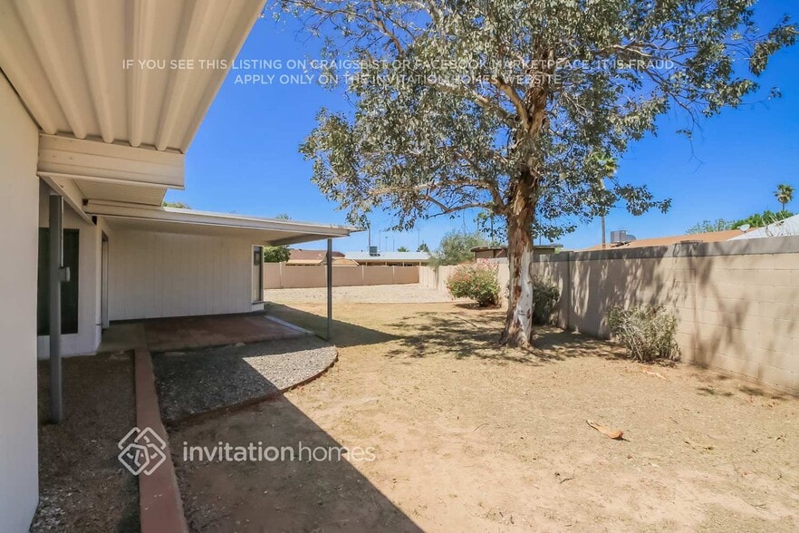 Building Photo - 732 W Flower Ave