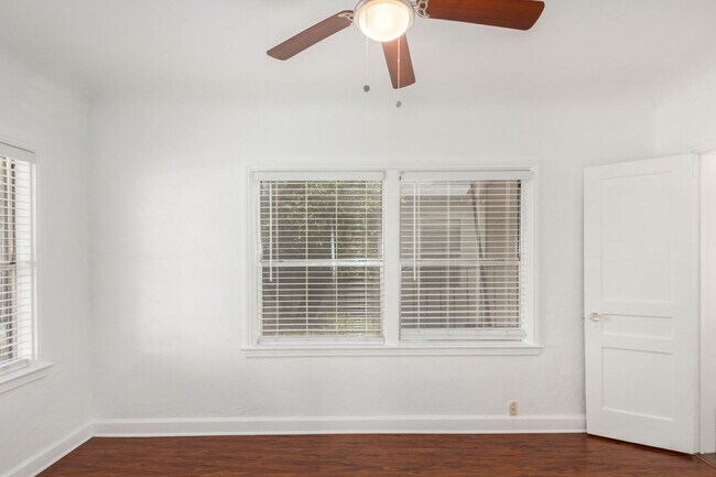 Building Photo - One Bedroom Single Family Home - Garfield District - First Month Free!