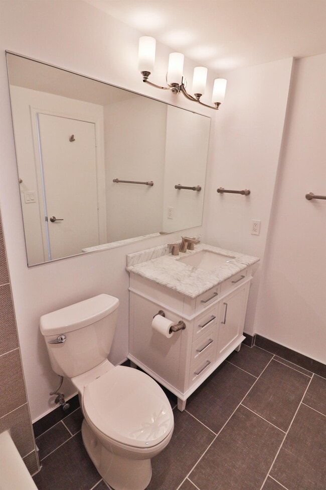 Building Photo - 24 Courthouse Sq