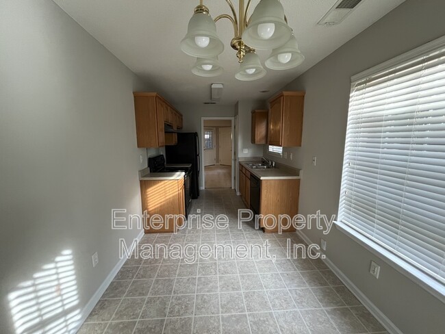 Building Photo - 9089 Cinderhill Cove W