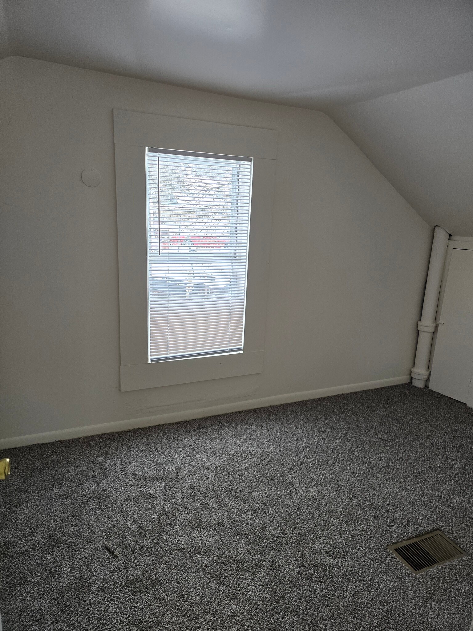 Building Photo - 310 Reed Ave