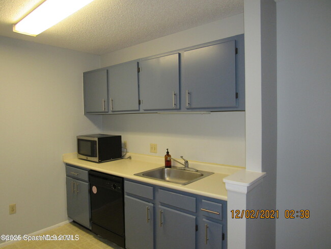 Building Photo - 225 S Tropical Trail