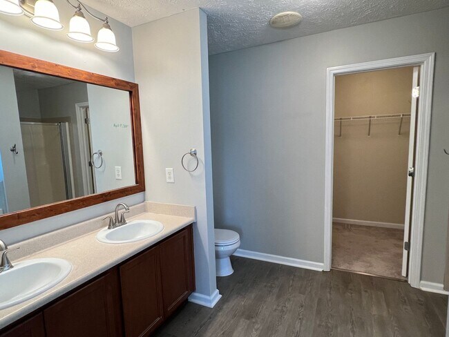 Building Photo - Lovely 3 Bed Home on Cul-de-sac