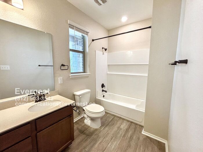 Building Photo - 106 Sweet Autumn Dr
