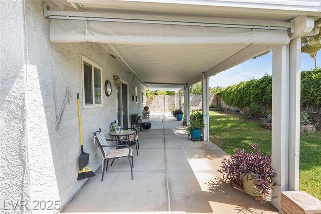 Building Photo - 6413 W Roy Rogers Dr