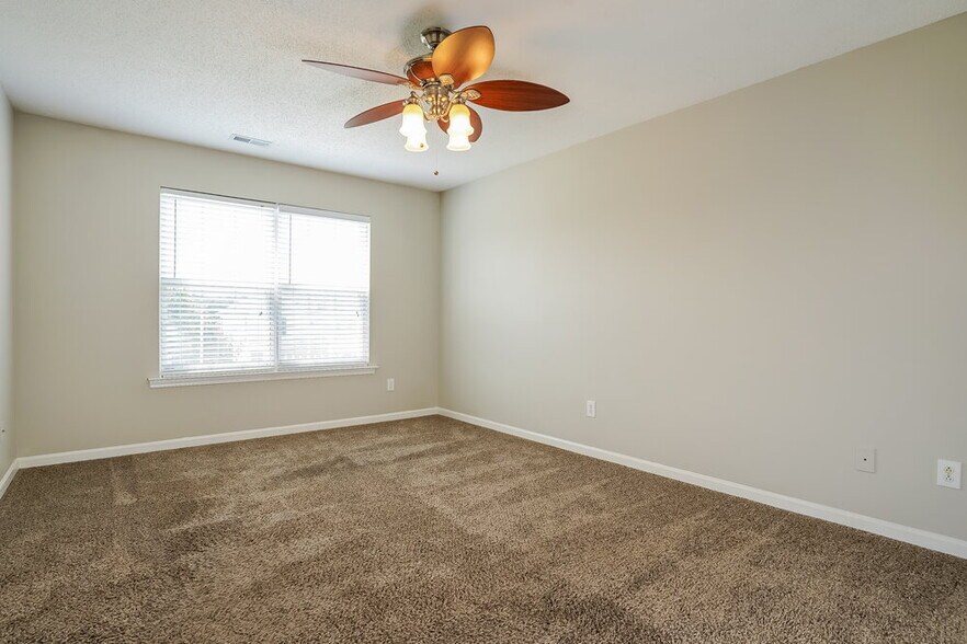 Building Photo - 7330 Great Laurel Dr
