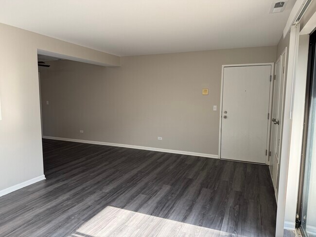 Building Photo - 2220 Abbeywood Dr