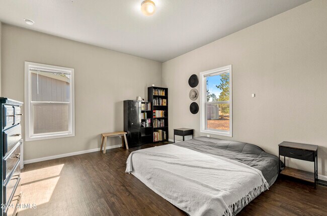 Building Photo - 401 Kaibab Ave