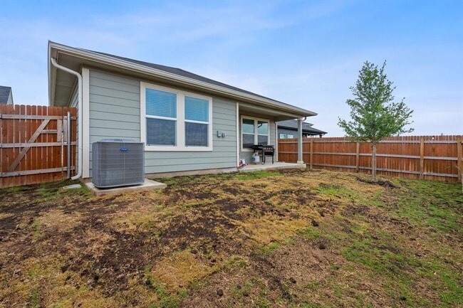 Building Photo - 269 Frogmore Lp
