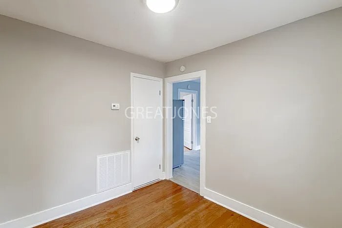 Building Photo - 707 19th St S