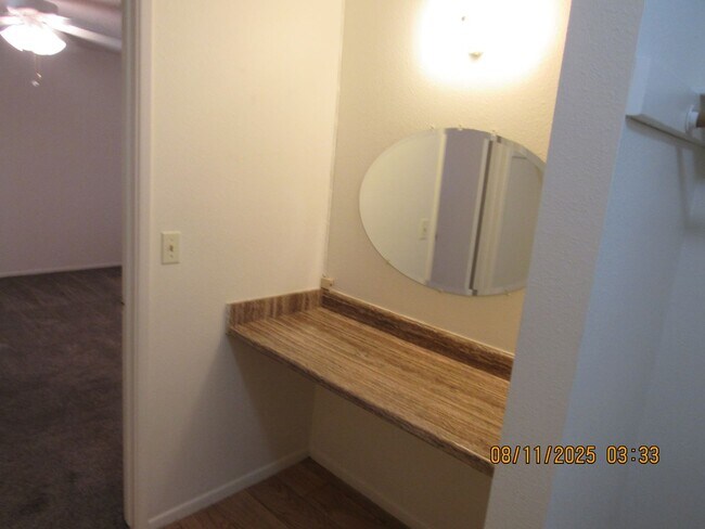 Building Photo - 3 bedroom 2 bathroom 2 car garage